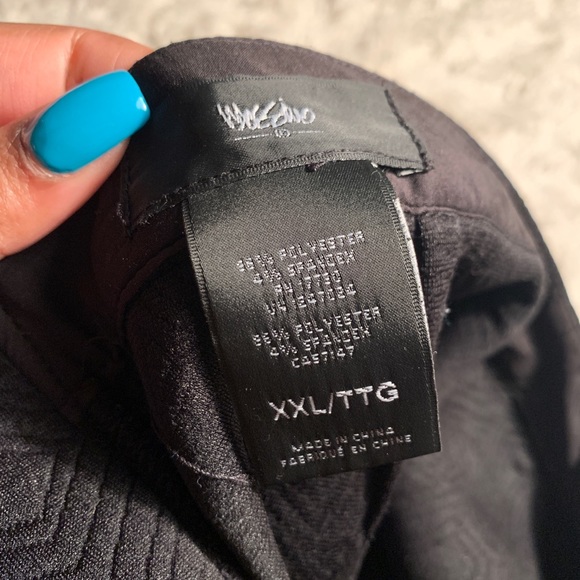 Black mini skirt - Picture 3 of 3